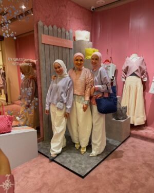 Revalina S. Temat Instagram - Launching @inforiamiranda x @b_y_o_ 🫶🏼🫶🏼