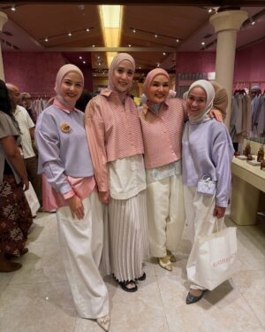 Revalina S. Temat Instagram - Launching @inforiamiranda x @b_y_o_ 🫶🏼🫶🏼