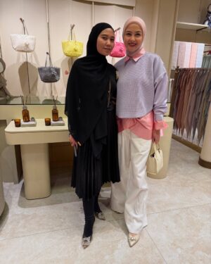 Revalina S. Temat Instagram - Launching @inforiamiranda x @b_y_o_ 🫶🏼🫶🏼