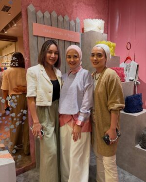 Revalina S. Temat Instagram - Launching @inforiamiranda x @b_y_o_ 🫶🏼🫶🏼