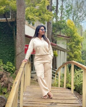 Rhema Ashok Instagram - Collecting memories and not just likes. Here’s to living boldly, laughing loudly, and loving truly 🤍Cheers to adventures that await! 🥂✨

Location courtesy: @lafourseasonsresorts