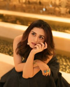 Actress Riddhi Dogra HD Photos and Wallpapers March 2025