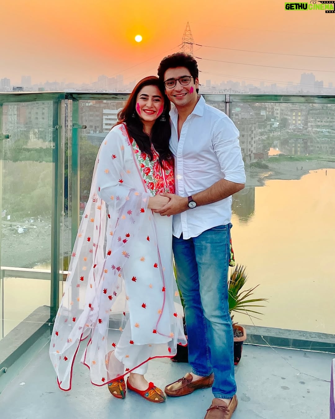 Ridhima Ghosh - 21.8K Likes - This Dol Purnima, we are celebrating with bright hues, happy hearts, and the warmth of family. Dheer is discovering the joy of Holi with Ma joining in the fun, and every splash of colour is a new memory in the making!
Wishing you all a Holi as vibrant and joyful as today! 💛💙❤️💚
#DolPurnima #HoliHai