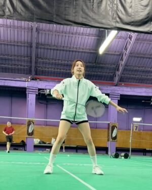 Riko Xi Instagram - 原來快樂這麼簡單（請看第二個影片 
請多運動！！🥹🤍✨✨✨
一小段時間沒打就退步 怎麼回事🙂
迎接開工要有好身材
先燃燒脂肪∠( ﾟ▽ﾟ)／☆