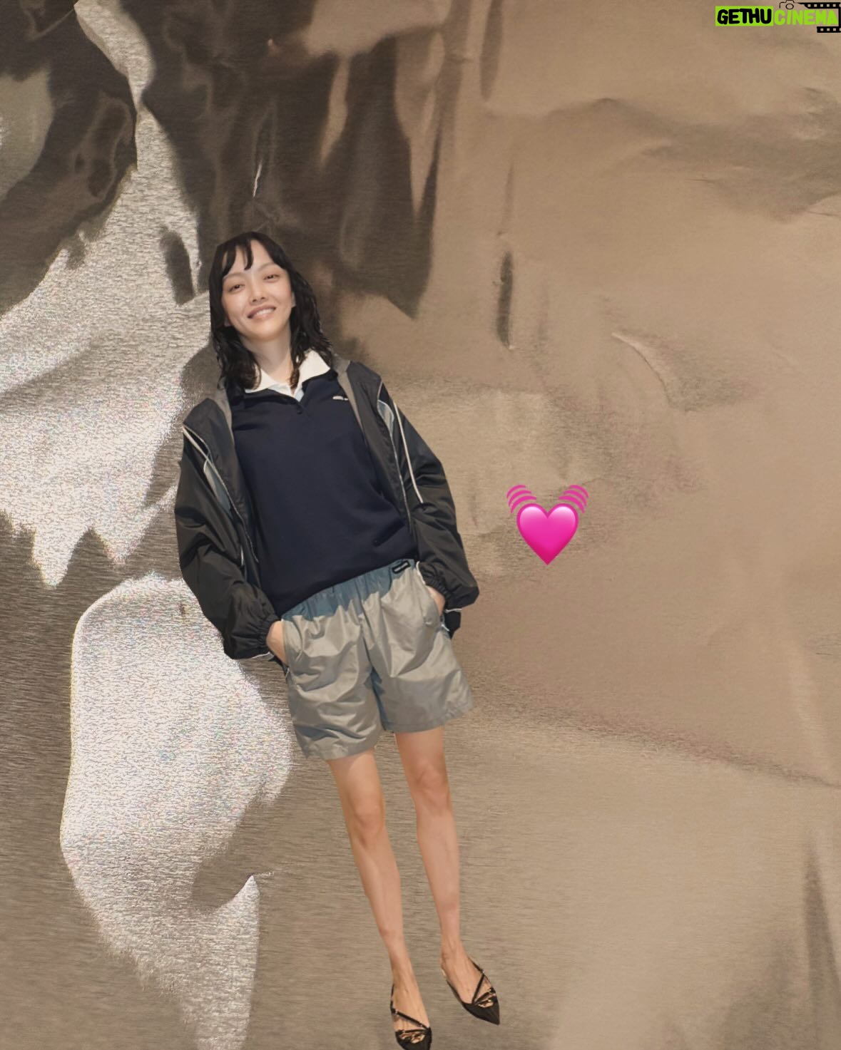Rila Fukushima - 3 Likes - Paris 🇫🇷
パリに行ってきました。
① Musée de l'Orangerie #オランジュリー美術館
②Early in the morning
③Monet #LesNymphéas #waterlilies
④
⑤If me and @gaiarepossi were in the same school💓🤭
⑥ sent out postcards
⑦ sleepy Rila 🤤😴
⑧run into @shunsukeokabe 🚲
⑨run everybody run 🏃💨
⑩back stage
🔥