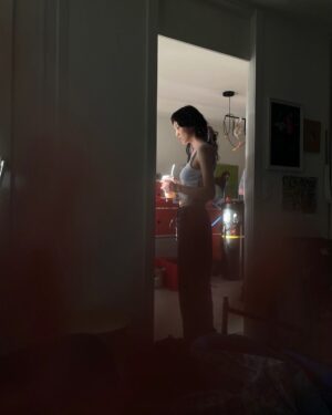 Rila Fukushima Instagram - Pictures from film set .
 “Electric child”
以前スイス＆ドイツで撮影した『electric child』の撮影風景✨

①Akiko (my character)

②night shoot (midnight break)

③purple sunset (no filter !)

④getting ready (撮影前に呼吸を上げるためにひたすらスクワットしてる)

⑤waiting with #elliottcrossethove 

⑥Fake blood

#switzerland #Germany #2022