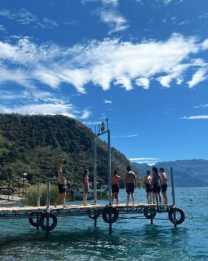 Rima Zeidan Instagram - 🗻Morning dips in the lake, volcanoes, and time well spent with amigos :) 

每天望著兩座火山，跳進冰冷的湖水三次，好過癮