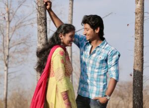 Rinku Rajguru Instagram - सैराट!!! ❤️ 
पिक्चर शूट करतानाचा पूर्ण प्रवासच आमच्यासाठी स्वप्नगत होता, आणि पिक्चर रिलीज झाल्यानंतरचा हा 9 वर्षांचं प्रवास तुम्ही बघतच आलाय. आज 9 वर्षांनी सैराट परत रिलीज होतोय याचा आम्हाला आज खरच खुप आनंद होत आहे. परत मोठ्या स्क्रीनवर आर्ची-परश्या म्हणून तुम्हाला भेटायला येतोय . 
आणि हे शक्य झाल ते फक्त नागराज आण्णामुळे! @nagraj_manjule सैराटमुळे आमच्या आयुष्याला कलाटणी मिळाली, आणि त्याबद्दल आम्ही आण्णांचा कायम ऋणी राहीन. आणि तुम्हा सगळ्यांच्या प्रेमासाठी धन्यवाद !
तुमच्या जवळच्या चित्रपटगृहात जाऊन परत “सैराटमय” व्हायला विसरू नका !!! #sairat #rinkurajguru #akashthosar 
📸 @amit_bhokase