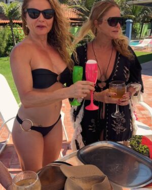 Rita Guedes Instagram - Eu sou do mar , do vento, do sol, …. e muito mais. Dias incríveis com pessoas que amo #love #family #verao