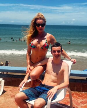Rita Guedes Instagram - Eu sou do mar , do vento, do sol, …. e muito mais. Dias incríveis com pessoas que amo #love #family #verao