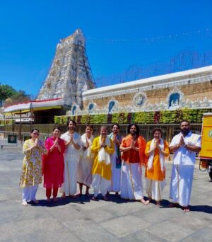 Riya Deepsi Instagram - This trip is a kickstart to my year 2025✨ blessings of balaji and love and support from everyone ♥️ glad to have reunited with you all and receive blessings from the divine 🫶 
Thankyou Mohan babu and @vishnumanchu for making this happen and for inviting me into your beautiful university and a grand celebration on your special day 🙏🏻✨ All the very best for Kannappa 😄
@sourabhraaj.jain @thakur_anoopsingh @arpitranka @rohitvbhardwaj @shaheernsheikh @1ahamsharma @thesauravgurjar @dir_mukesh 
#balaji#kannappa#blessings#love#light#explore#foryoupage#riyadeepsi#mahabharat