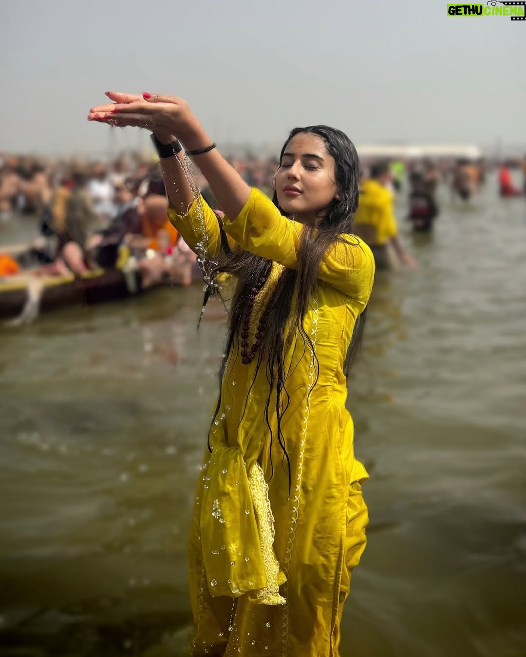 Riya Sharma - 52.6K Likes - MAHAKUMBH 2025 🙏🏻 🚩
Happy Maha Shivratri, HAR HAR MAHADEV!! 🙏🏻🔱
#mahakumbh #prayagraj #mahashivratri