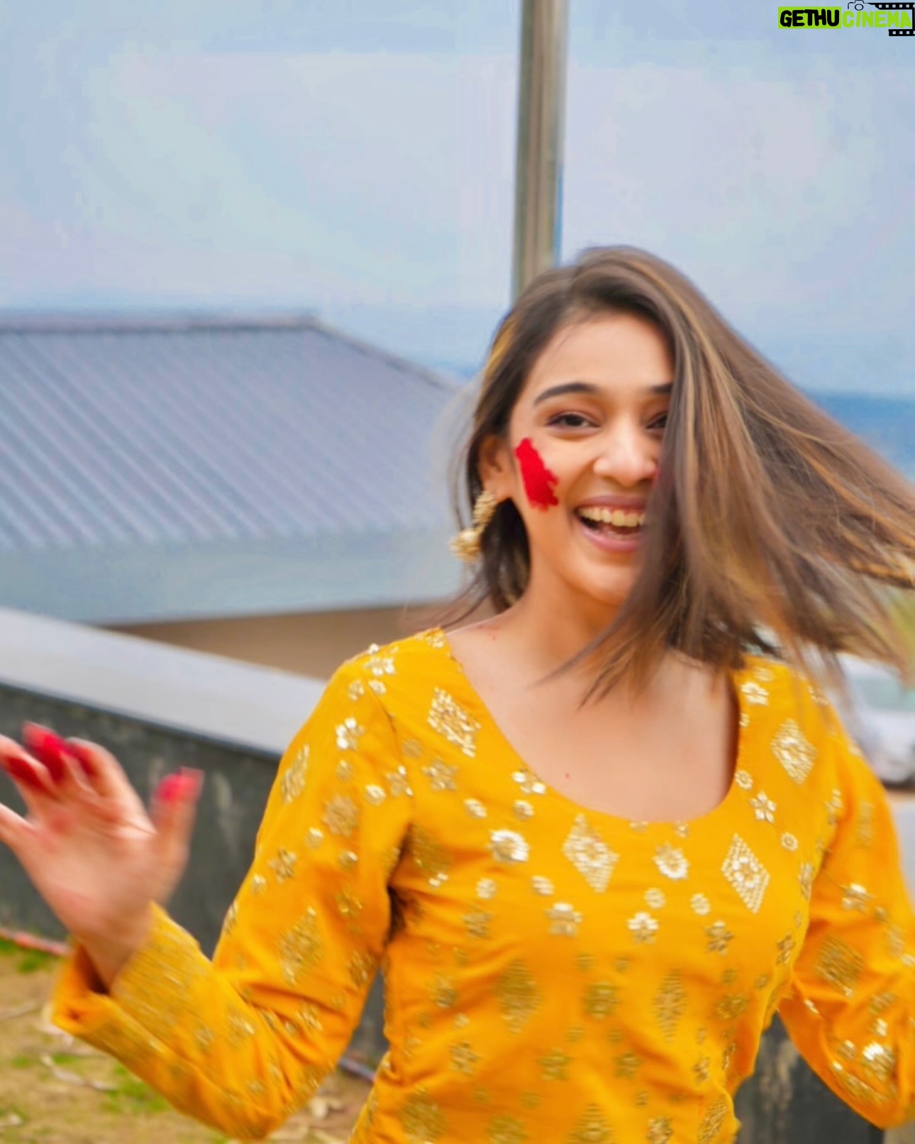 Rj Mahvash - 869.6K Likes - Har din rang badalne walo ko bhi HAPPY HOLIIIII🤌🏻😂♥️