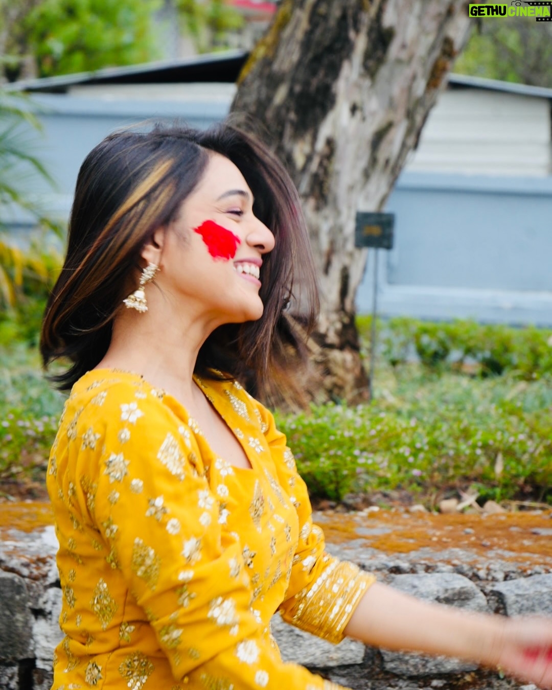 Rj Mahvash - 869.6K Likes - Har din rang badalne walo ko bhi HAPPY HOLIIIII🤌🏻😂♥️