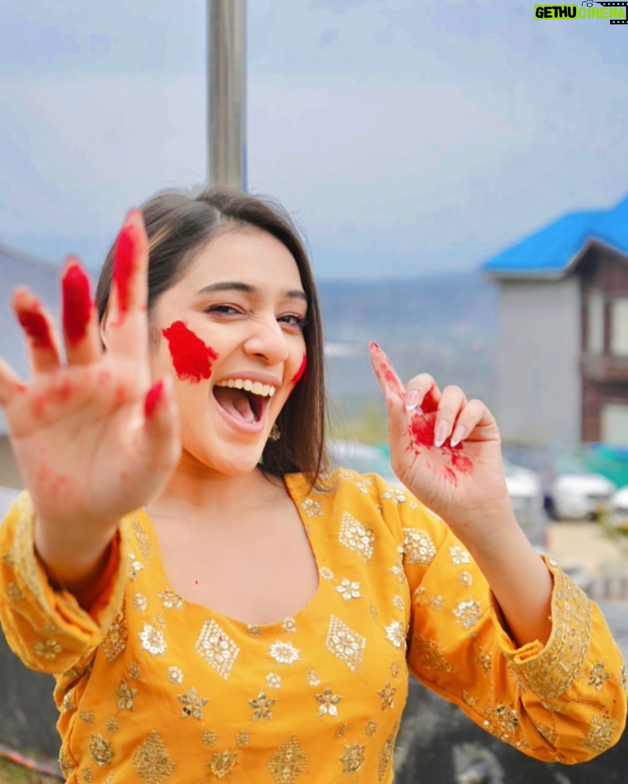 Rj Mahvash - 869.6K Likes - Har din rang badalne walo ko bhi HAPPY HOLIIIII🤌🏻😂♥️
