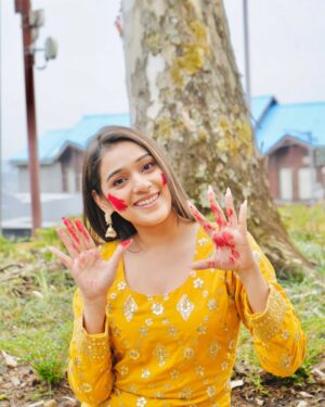 Rj Mahvash Instagram - Har din rang badalne walo ko bhi HAPPY HOLIIIII🤌🏻😂♥️