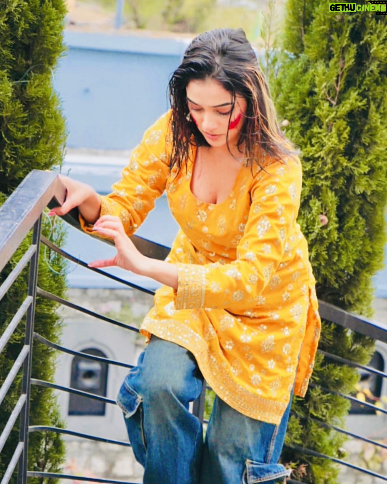 Rj Mahvash - 869.6K Likes - Har din rang badalne walo ko bhi HAPPY HOLIIIII🤌🏻😂♥️