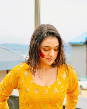 Rj Mahvash Instagram - Har din rang badalne walo ko bhi HAPPY HOLIIIII🤌🏻😂♥️