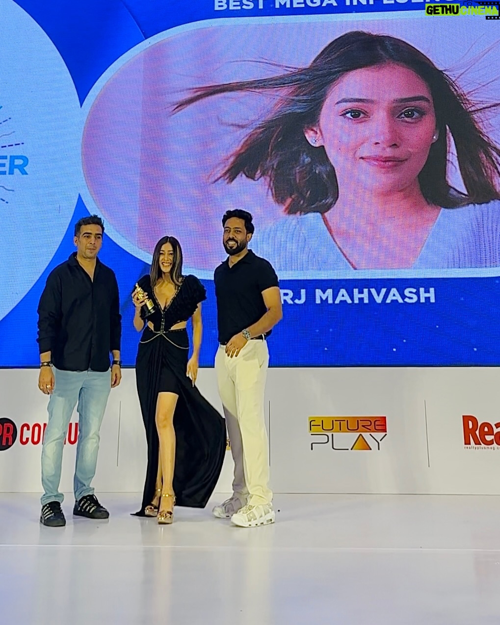 Rj Mahvash - 497K Likes - Starting with just 2000rs for my first brand promotion to now being a full-fledged film producer ... I have seen it all🙇🏻♀️But trust me chote sheher se nikal ke , hamare liye to mc donalds jana hi bohot badi baat hoti thi us time.. ke crazy krlia aj😂 metro city ghumne ka craze hota tha bhai, phir naye sheher me akele ana... aur apne dum pe ye sab achieve karna... GUPTA! Maja bohot aata hai khudse kuch karne me! 🙏🤌🏻🥹itne bade sapne to dekhe bhi nai the jitne poore karliye..not my first award but every little achievement feels special.
.
.
.
.
Dress credits: @shantanunikhil