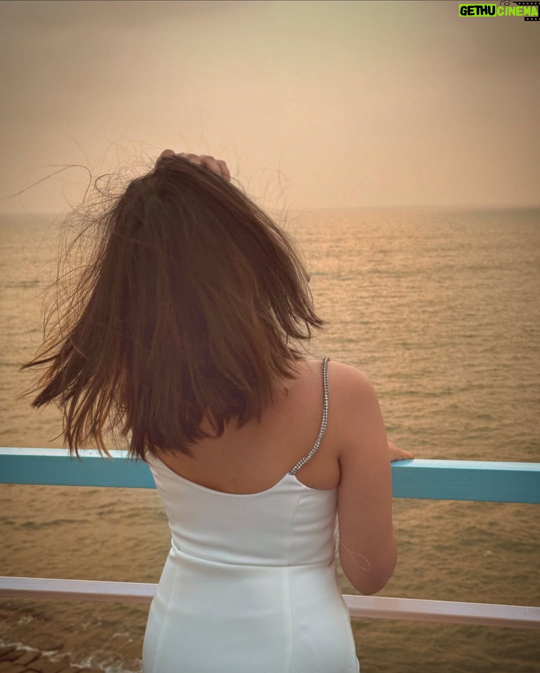Rj Mahvash - 659.2K Likes - Drowning in the sunset again ✨✨