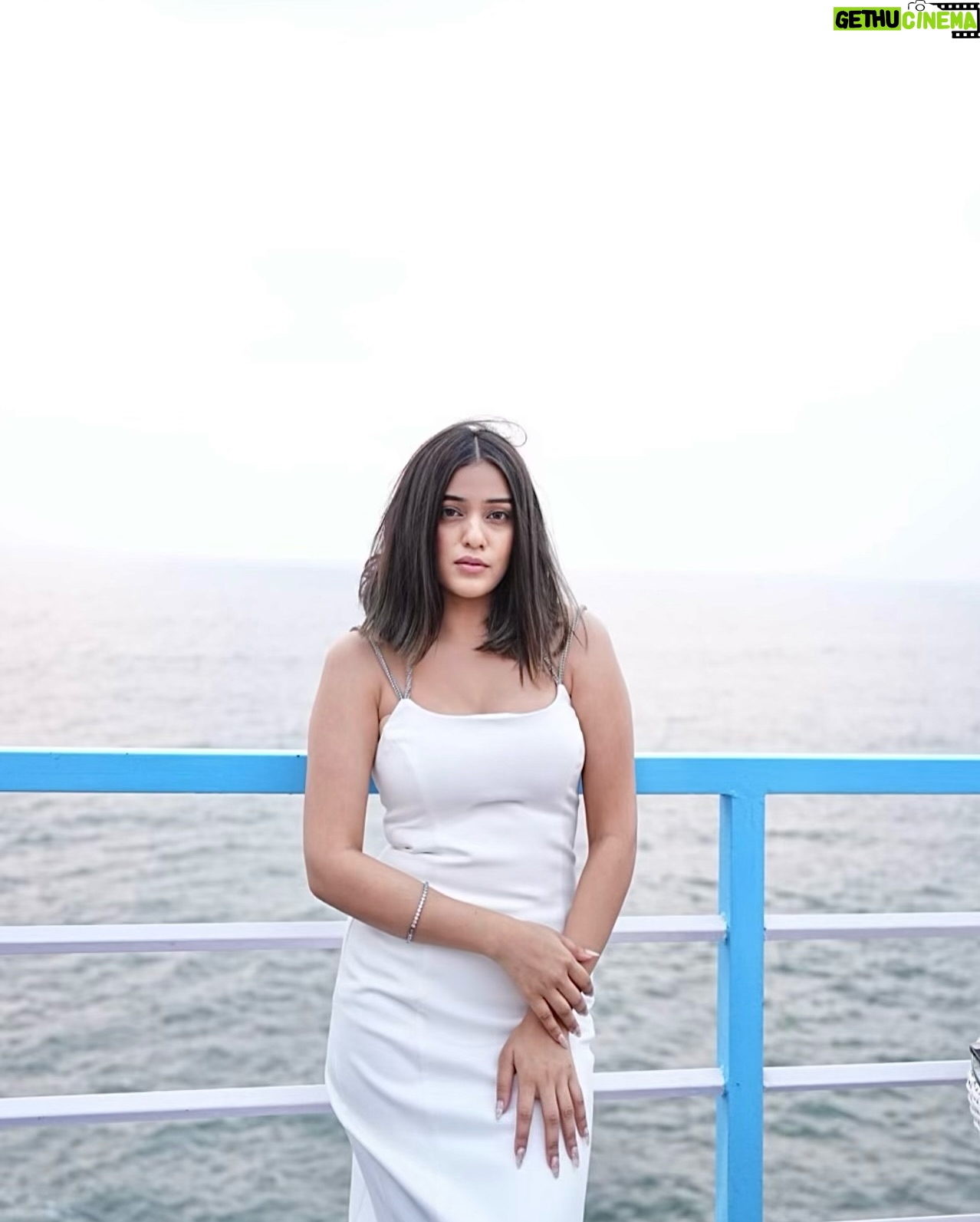 Rj Mahvash - 659.2K Likes - Drowning in the sunset again ✨✨