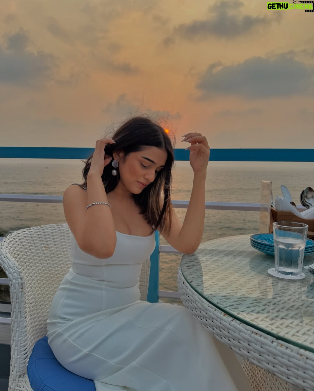 Rj Mahvash - 659.2K Likes - Drowning in the sunset again ✨✨