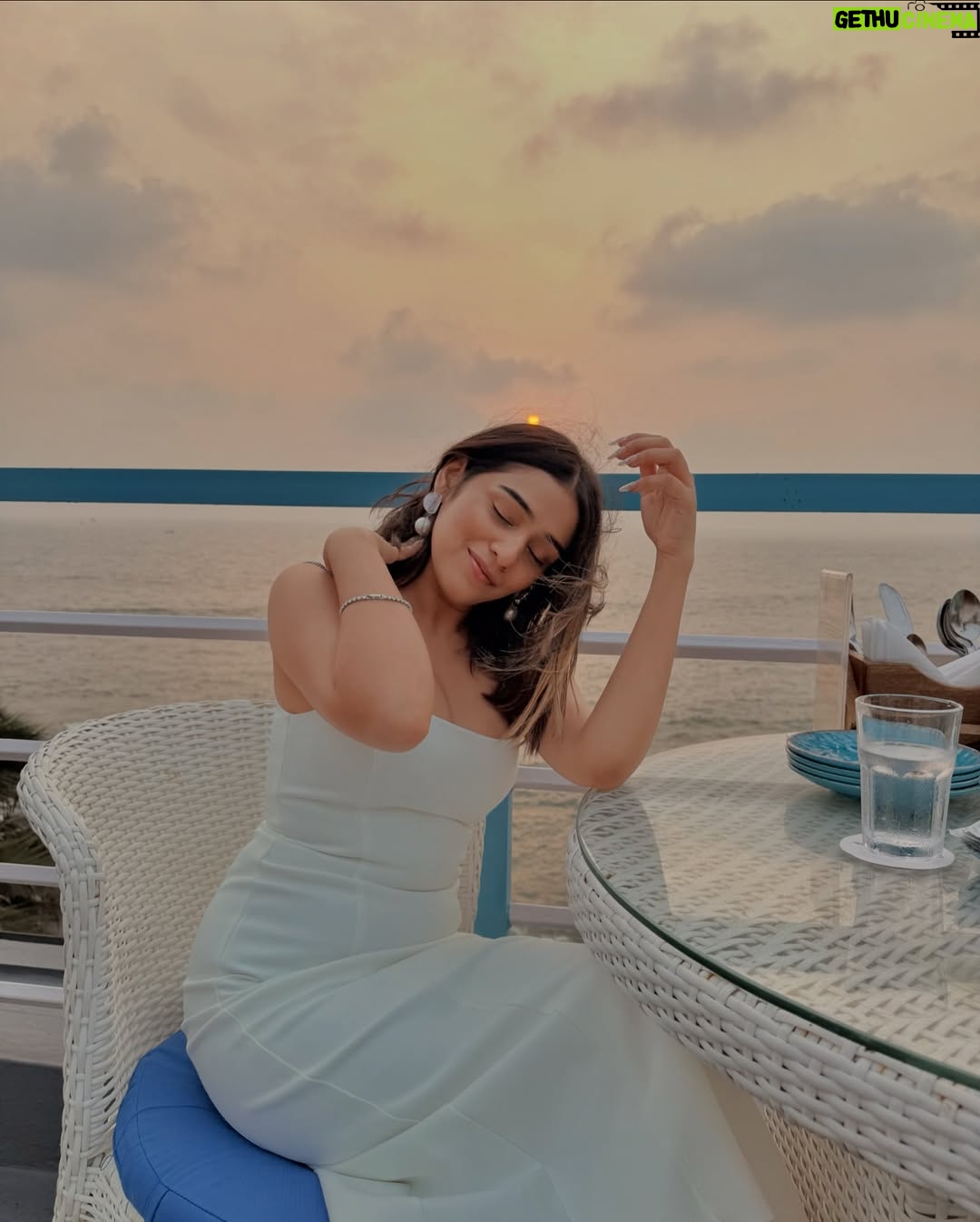 Rj Mahvash - 659.2K Likes - Drowning in the sunset again ✨✨