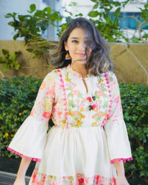 Rj Mahvash Instagram - Jaanti hoon . . . Par kahan maanti hoon 🙈
.
.
.
.
.
.
.
.
.
.
.
.
#lifestyle #fashion #fashionblogger #ethnic #life #rjmahvash #trend #trendingreels #trending #love #beauty #women