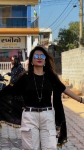 Actress Roop Durgapal HD Photos and Wallpapers January 2025