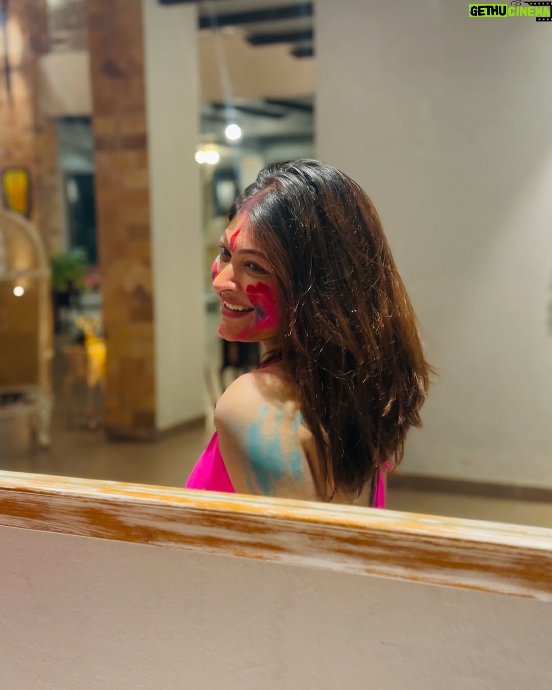 Rooqma Ray - 19.8K Likes - Happpyyyyy holiiiiii 🩷💛💚💜❤️
#holi #colours #rangbarse #rooqmaray #insta #instafit #2025