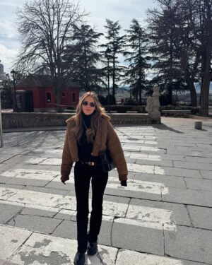 Rosanna Zanetti Instagram - Nos encantan estas mini escapadas familiares de un día para desconectar. Hoy hemos estado en Ávila (mi primera vez al igual que los niños) no puede ser más bonita y llena de historia, nos ha encantado 🫰🏼♥️