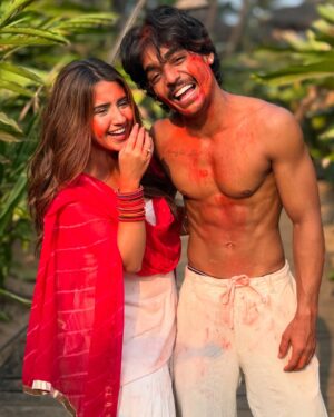 Roshni Walia Instagram - Rang barse, and so did the laughter! 🤣 Happy holi surprise coming soon 🤫