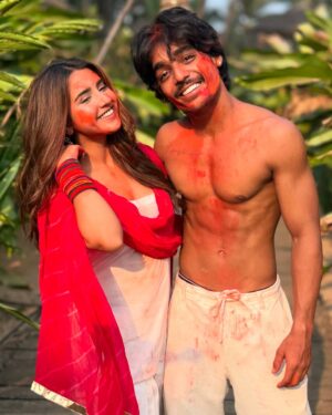 Roshni Walia Instagram - Rang barse, and so did the laughter! 🤣 Happy holi surprise coming soon 🤫