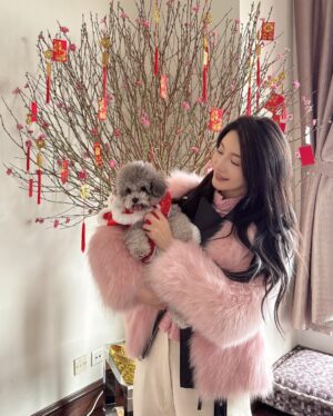 Rosina Lin Instagram - 大年初一🍊大吉大利！恭喜大家發財！身體健康，萬事如意！❤️🥂🎉⭐️
#新年快樂 #大年初一