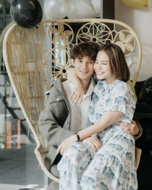 Rossa Instagram - Beruntungnya jadi anak mama, dan beruntungnya jadi Ibu buat Rizky.
Selamat Hari Ibu untuk semua Ibu diluar sana ☺️