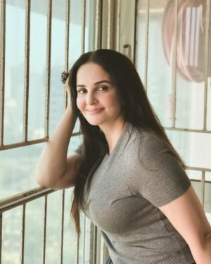 Rukhsar Instagram - .
आज की फ़ोटोज़ .💫.
गाना भी अच्छा  है 💫.
.
#grey #black #white