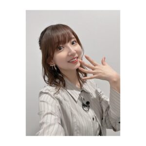 Rumi Okubo Instagram - ⁡
⁡
TVアニメ「ある魔女が死ぬまで」 
第1話オンライン先行上映会&
放送直前生放送、ありがとうございました🪄
⁡
ひと足先に1話をご覧になった皆さん、
いかがでしたでしょうか？
悲しくも優しい涙が溢れる素敵な作品…🥲✨
皆さんの嬉し涙でメグを救うためにも、
是非4月から始まるアニメを見てくださいね！
フィーネも親友としてメグを支えますよ🤝🏻
⁡
トークパートではとっても楽しい時間を
キャスト4人で過ごさせて頂きました！
iso野、N島も、ありがとうな…⚾️
アニメでは感動の涙💧
トークでは笑いの涙💧
どちらも大変良き涙でした…(?)
⁡
実は髪型はフィーネをイメージしてました！
三つ編みハーフアップ♡
⁡
⁡
そして新情報も盛りだくさんでしたねー！
手嶌葵さんと梶浦由記さんのタッグは
どちらも好きな私にとっては完全な俺得…✊🏻
EDも楽しみです✨🎶
⁡
改めて、4月からスタートのTVアニメ、
「ある魔女が死ぬまで」をお楽しみに〜🧙‍♀️🪄
⁡
⁡
⁡
#ある魔女が死ぬまで
⁡
⁡