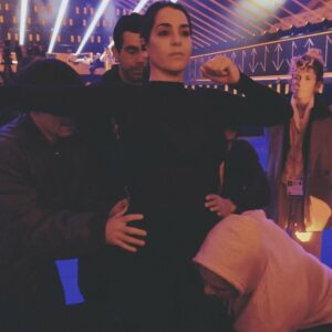 Ruth Lorenzo Instagram - ✨ Qué semana… qué locura!!✨

🔥 Esto no existiría sin vosotros… Público, eurofans… sois el alma de todo esto. Gracias por sentirlo, gritarlo, vivirlo conmigo.❤️

Detrás de cada gran momento hay una historia, aquí os dejo un pequeño adelanto.💥

Presentar en @RTVE @benidormfest_rtve y @grupoboomerang ha sido un regalo, aún más compartiendo escenario con dos mujeres increíbles… @ineshernand y @paulavazqueztv. Reír, vibrar y crear juntas ha sido inolvidable. Gracias por existir!! ❤️

Cada detalle ha contado:
👗 @antoinella por vestirme para el show.
🔥 @pat_jur por el look de Dirty Love en el escenario.

Y un amor inmenso a @hoteldonpancho, vuestro cariño ha sido hogar. Más que un hotel… una familia.❤️

🔥 Y a mi banda y equipo por convertir Dirty Love en un rugido imparable.

Pero esto no se queda aquí… Mañana a las 21h, LIVE…!!! No solo hablaremos de la actuación, vamos a hablar de lo que viene y creedme, vais a alucinar!!⚡🖤🐑

#BLACKSHEEP #DirtyLove #OvejasNegrasUnidas #LaRevoluciónEmpieza