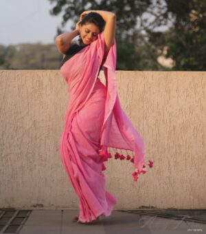 Rutuja Bagwe Instagram - 💕gulabi gulaaboo💕