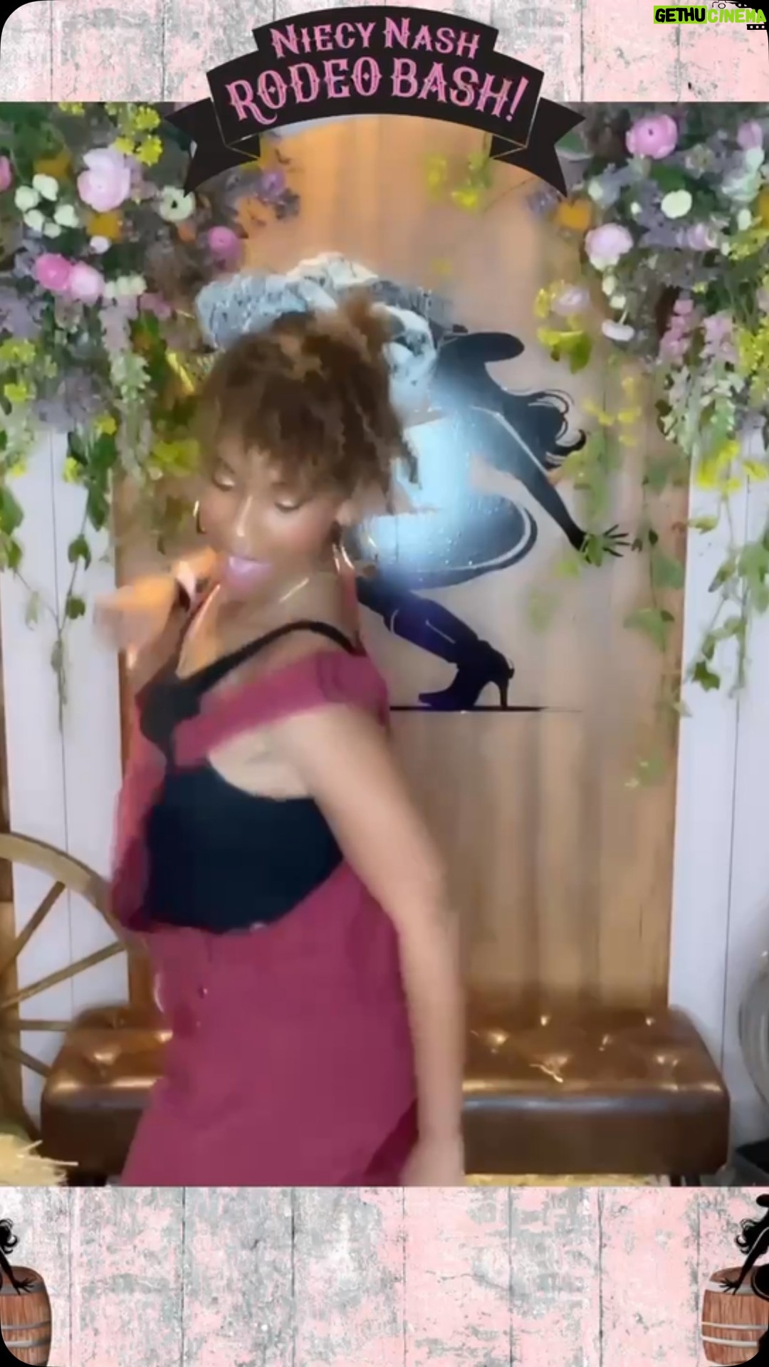 Ryan Michelle Bathe - 4.2K Likes - I don’t ever get good pics!!!!
But I’ll tell you what…..the love in that room for Niecy Nash Betts was palpable.
Happiest of birthdays to a woman who beams so very bright. Thank you for the best of times celebrating the best of women!