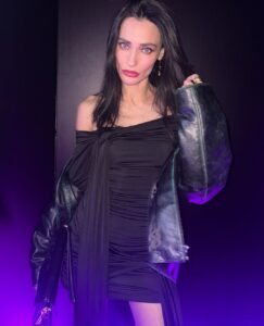 Actress Saadet I??l Aksoy HD Photos and Wallpapers March 2025