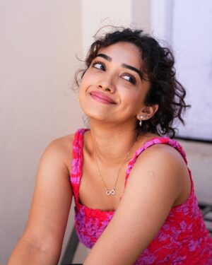 Saanve Megghana Instagram - First picture explains how I feel while reading all your messages! 😌😌

📸: @photographybyphani