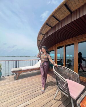 Saanvie Tallwar Instagram - It is such a blessing to return to this beauty. 
Here I am in Alleppey once more.
“Living my best life on this luxury cruise! 
@spiceroutesluxurycruises 🌊✨ 

I’m indulging in delicious meals, rejuvenating at the spa, and making the most of the top-notch facilities. The hospitality and ambiance are exceptional! 
Thank you @spiceroutesluxurycruises ❤️
So grateful for this amazing vacation experience.

☆

☆ 

☆

#love 
#peace 
#kerala 
#travel 
#nomakeup 
#blessed 
#instagood 
#instadaily 
#instagram 
#luxurycruise 
#vacationmode 
#relaxationandfun 
#keralatourism 
#iloveyouall ❤️

#spiceroutesluxurycruises 

#saanvietallwar