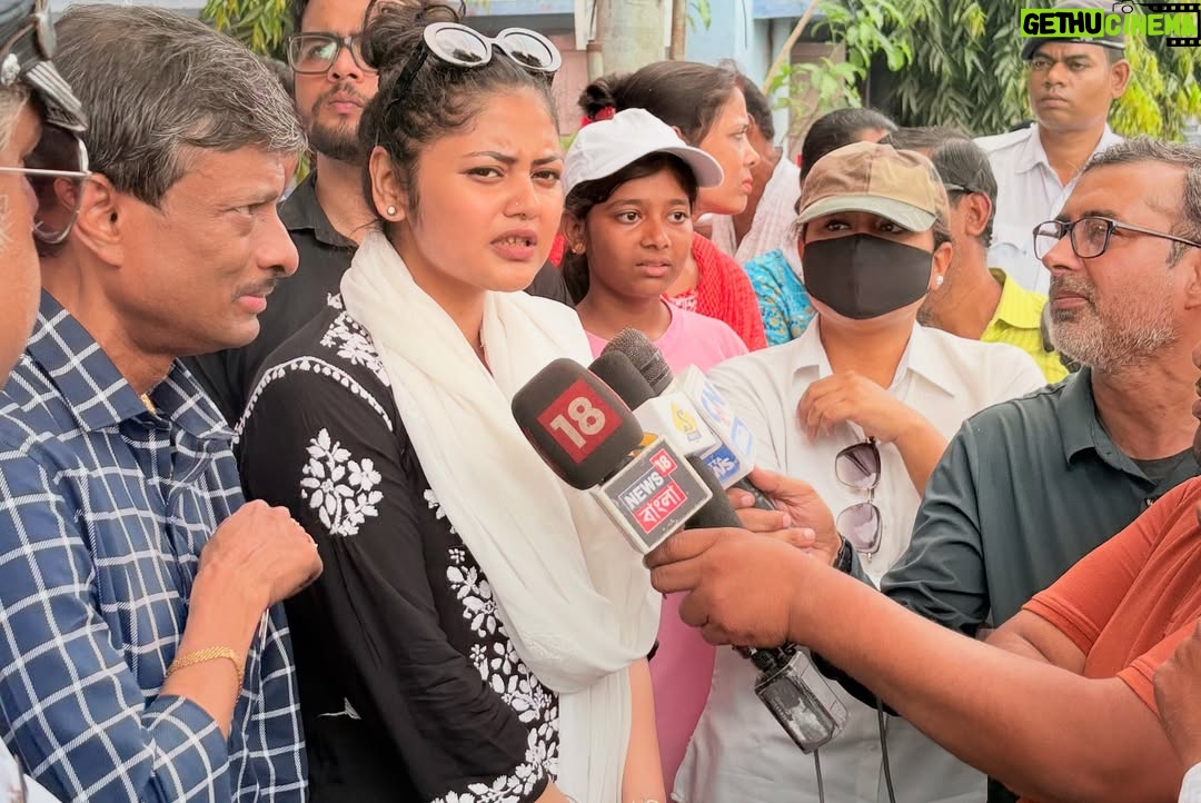 Saayoni Ghosh - 4.7K Likes - “No woman, no cry!!” 👊🏻💪🏼
Celebrating #İnternationalWomansDay with our very own #Tejaswinis in presence of honourable commissioner of police Shri Manoj Kumar Verma and #TeamKP at Patuli, Ward 101, Jadavpur loksabha Constituency!
A praiseworthy initiative by Kolkata Police and an exemplary display of woman empowerment!