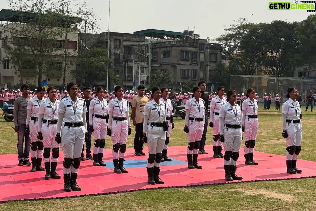 Saayoni Ghosh - 4.7K Likes - “No woman, no cry!!” 👊🏻💪🏼
Celebrating #İnternationalWomansDay with our very own #Tejaswinis in presence of honourable commissioner of police Shri Manoj Kumar Verma and #TeamKP at Patuli, Ward 101, Jadavpur loksabha Constituency!
A praiseworthy initiative by Kolkata Police and an exemplary display of woman empowerment!