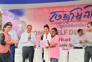 Saayoni Ghosh Instagram - “No woman, no cry!!” 👊🏻💪🏼
Celebrating #İnternationalWomansDay with our very own #Tejaswinis in presence of honourable commissioner of police Shri Manoj Kumar Verma and #TeamKP at Patuli, Ward 101, Jadavpur loksabha Constituency! 

A praiseworthy initiative by Kolkata Police and an exemplary display of woman empowerment!