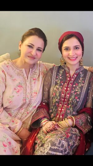 Saba Faisal Instagram - میری زندگی میں اللّٰہ کی ساری رحمتوں میں ایک بہترین تحفہ میری نشا کا 

ہماری زندگی میں آنا ہے 🙏اللّٰہ  آپکی زندگی کی ساری مرادیں پوری کرے 

ہمیشہ سہاگن رکھے 🥰صحت اور سلامتی کے ساتھ 😍اپنی مثبت 

سوچ اور عافیت کے ساتھ ❤️آپکا اور ارسلان کا سایہ میرے حذیفہ پر 

ہمیشہ قائم او دائم رکھیں 🙏میرے خاندان میں اس ایک سال میں 

اپنا گہرا اور خوبصورت رنگ چھوڑنے کا شکریہ 😘

جیتی رہو اور ہر سال ہم سب آپ کو سالگرہ کی ایسے ہی وش کرتے 

رہیں 👏👏👏👏👏👏امین