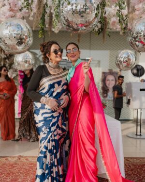 Saba Faisal Instagram - My Mama’s sweet 16😝🫶🌹🌈

You are blessed when you are loved by soooo many people from friends,family and fraternity 🙏🏻♥️

I’m so blessed to be your only daughter my Maa ✨🫶♥️
God have given you so much because of your heart and purest soul!
We all love you like anything 💕🌈♥️

Thankful to all the people who made it and flew just to be a part of my Mama’s BIG day🌹💕✨♥️❤️

Big thanks to the following :

Photography @hussain.mandviwala 🫶
Hair and makeup @zehrasaesthetix 
Decor @zehrasaesthetix @springeventspk 
Cake @sachascakes 
Food @mfc_eventspk 
My saree @nosheenkhalid.official 
Mama’s saree @saareeka_official 

Thankyou everyone 🫶🙏🏻