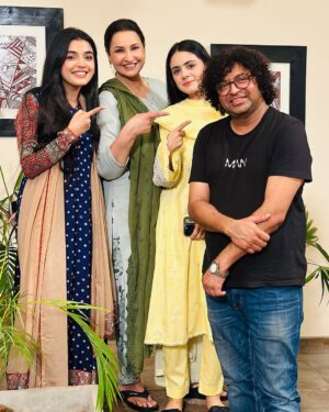 Saba Faisal Instagram - Ramazan serial starting from 1st Ramazan only on @harpalgeotv 👏👏👏👏 @mariekhan1  @laibaakhanofficial  @iffimuhammad  @nain_.sukh 🌹