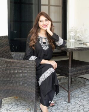 Sabeena Farooq Instagram - x @silayipret 

Loved this beautiful outfit by @silayipret . They are offering UP TO 40% Off. Visit www.silayipret.com to place your order. One of the most affordable brands and my favourite.

PR: @aneehafeez
📸 @maheencaptures_ 

#silayipret #aneehafeez